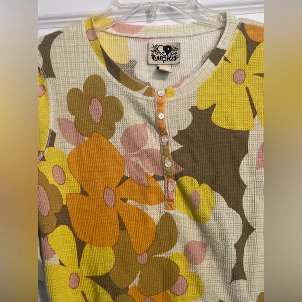 Adorable Lucky Brand Floral Thermal Henley Top L retro boho groovy - Picture 3 of 6